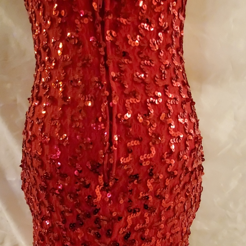 Dress - Picture 5 of 7